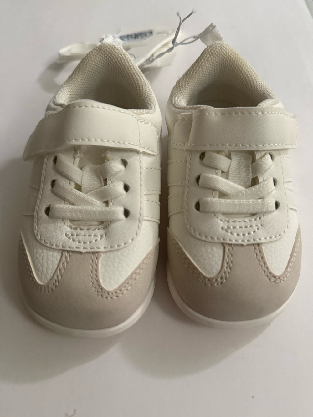 H&M Toddler White & Beige Barefoot Sneakers - Size 5.5